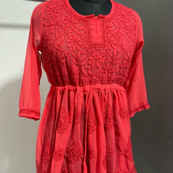 Red chikankari short gown - Picture 9 of 10
